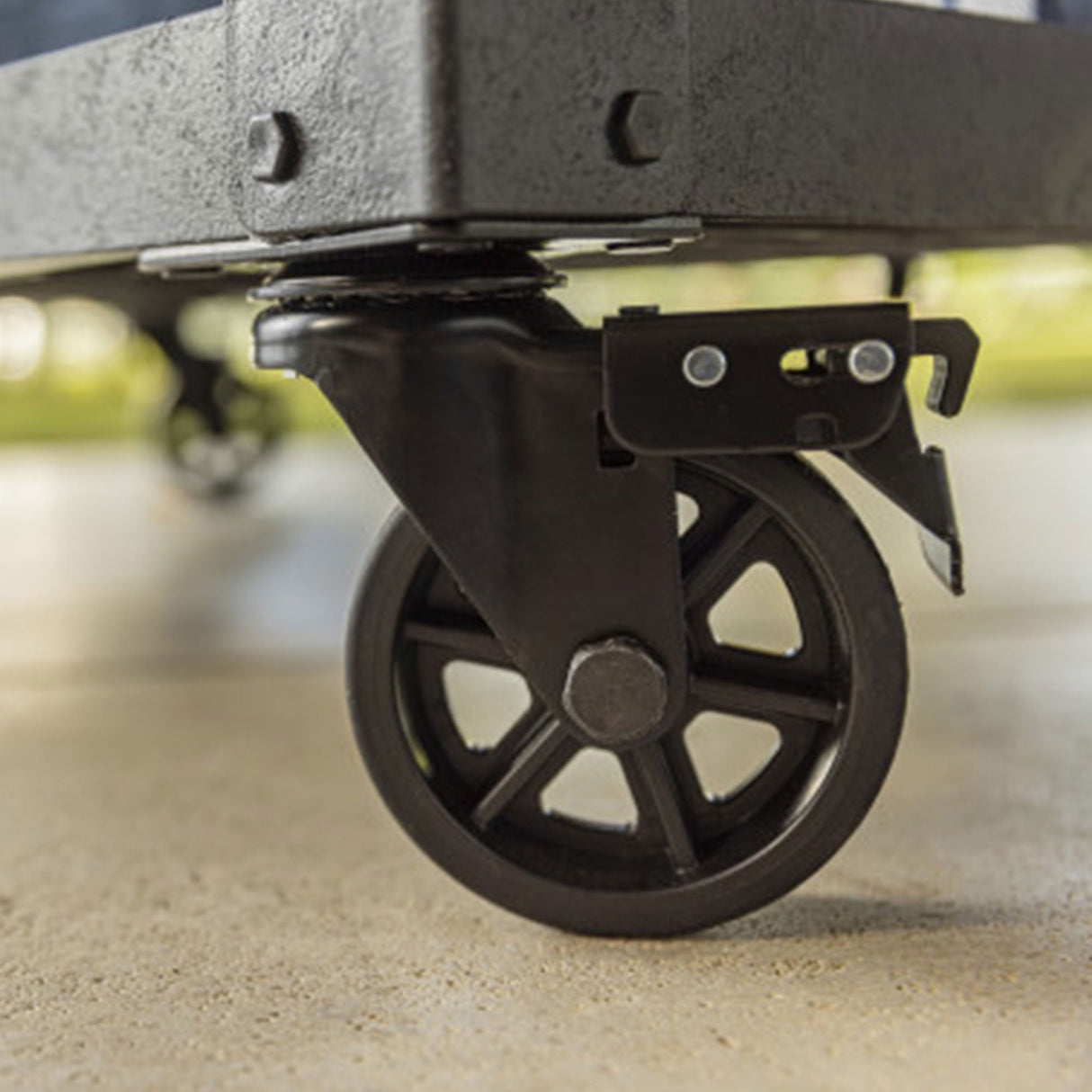 Keter Outdoor Patio Cooler Ice Chest Insulated Beverage Bar Cart, Gray