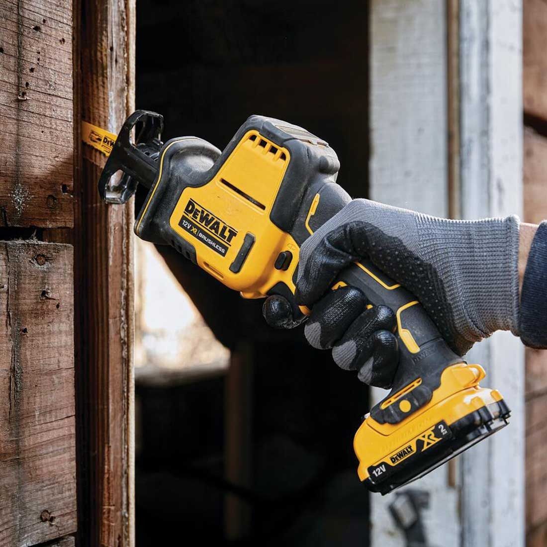 DeWalt DCS312D2-GB 10.8v / 12v XR Sub Compact Brushless Reciprocating Saw Inc 2x 2.0Ah Batts