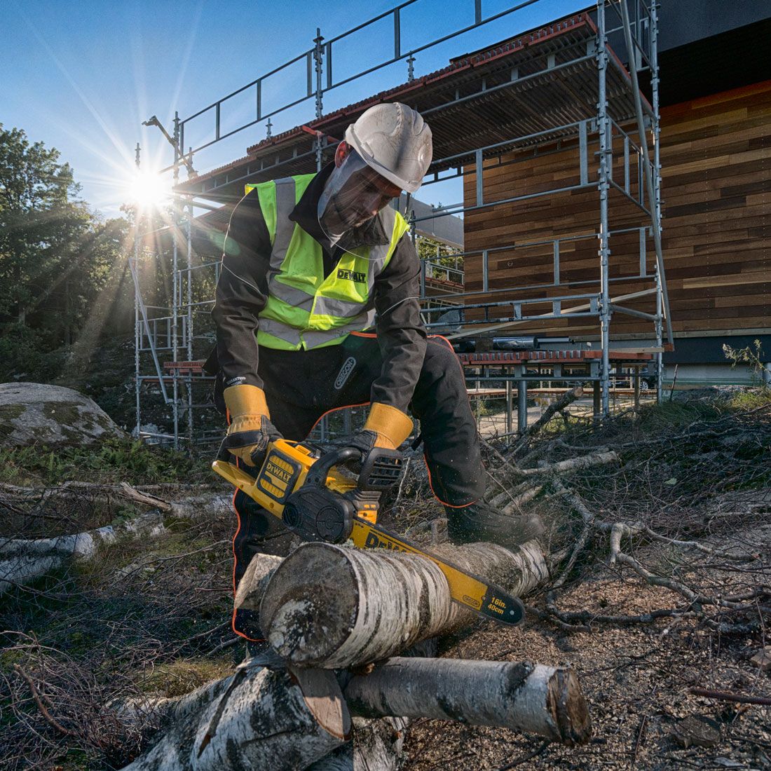 DeWalt DCM575X1-GB 54v XR FLEXVOLT Cordless Brushless Chainsaw inc 1x DCB547 Batt