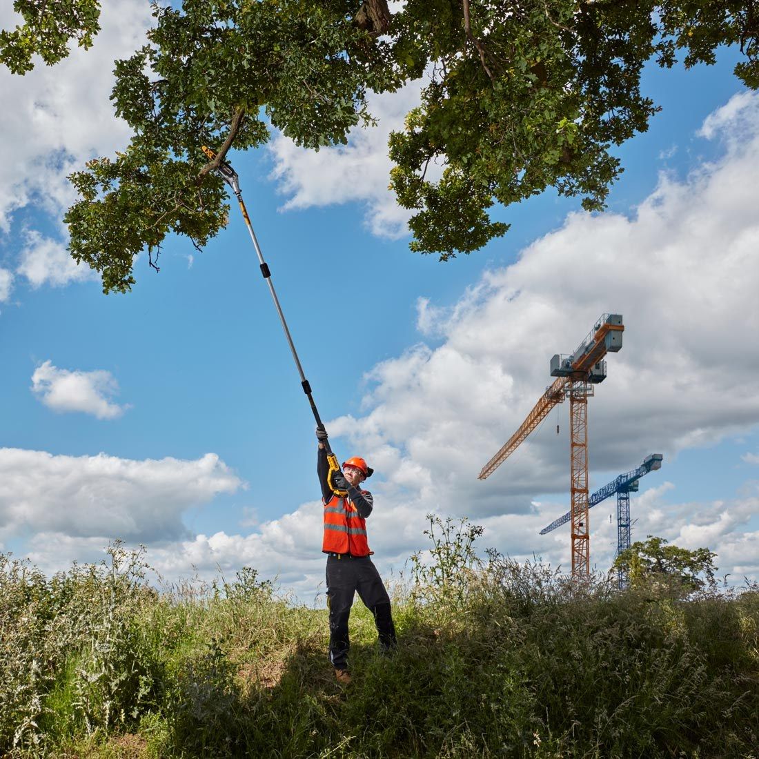 DeWalt DCMPS567N 18v XR Brushless Pole Saw Body Only