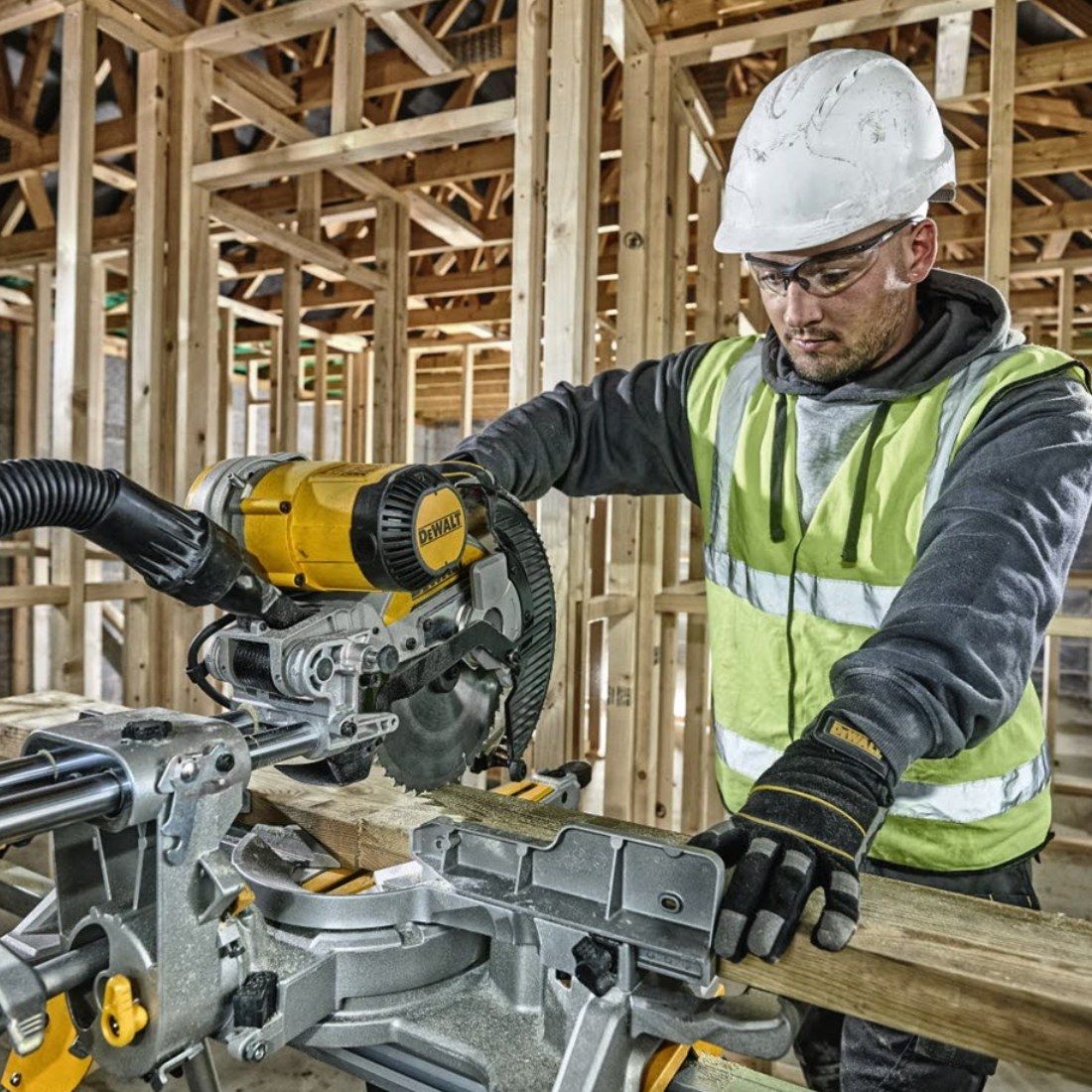 DeWalt DWS727 250mm Double Bevel Slide Mitre Saw With XPS