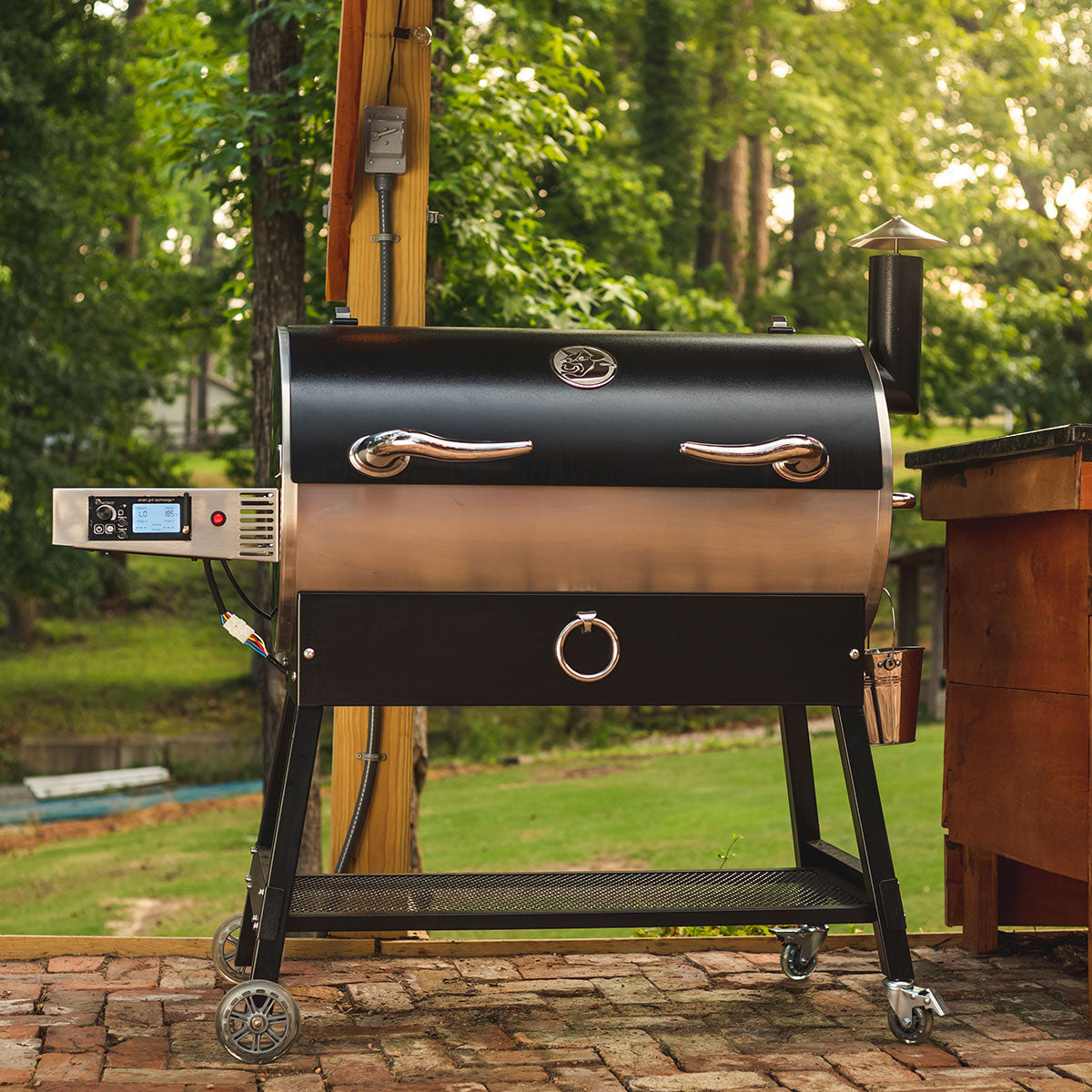 RT-700 Wood Pellet Grill