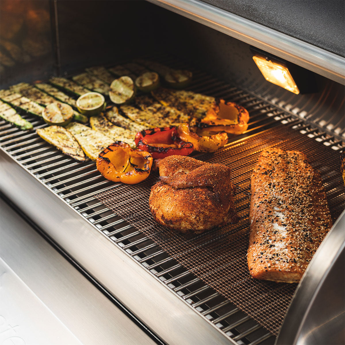 RT-700 Wood Pellet Grill