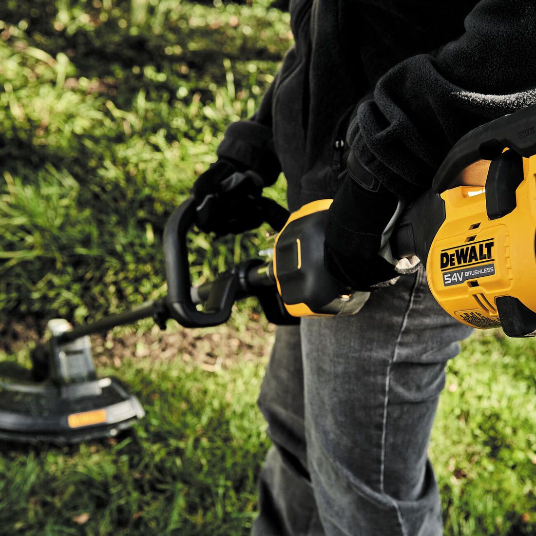 DeWalt DCMAS5713X1-GB 54v XR FLEXVOLT Split Boom With String Trimmer Attachment Inc 1x DCB547 Batt