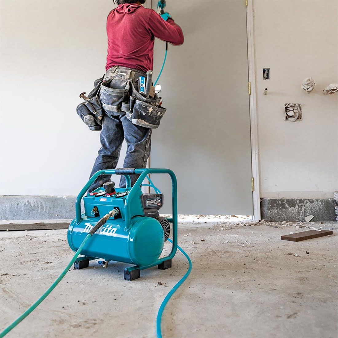 Makita AC001GZ 40v Max XGT Quiet Series Brushless 7.6L Air Compressor Body Only