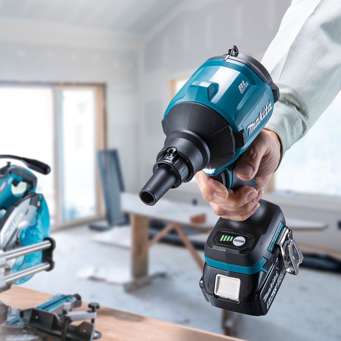 Makita DAS180RT 18v LXT Cordless Brushless Dust Blower Inc 1x 5.0Ah Battery